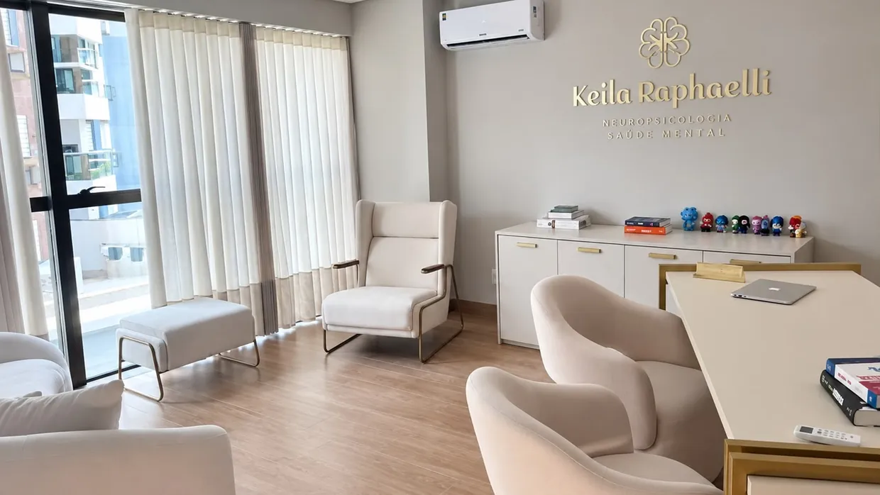 Consultório da Dra. Keila Raphaelli, no centro de Criciúma